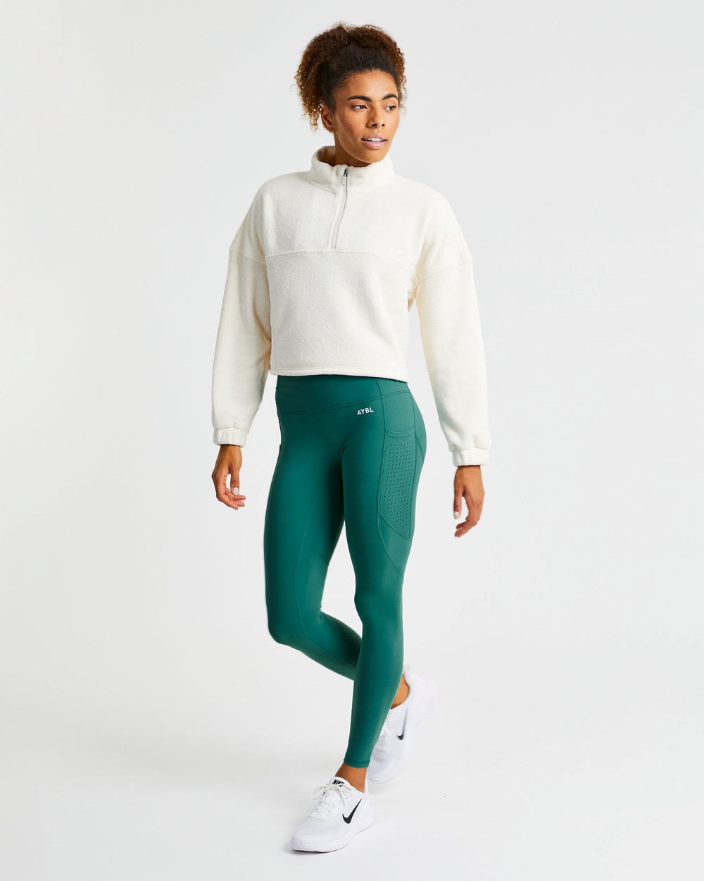 AYBL Effortless Oversized Cropped Fleece Kremowe | 230849-WPI