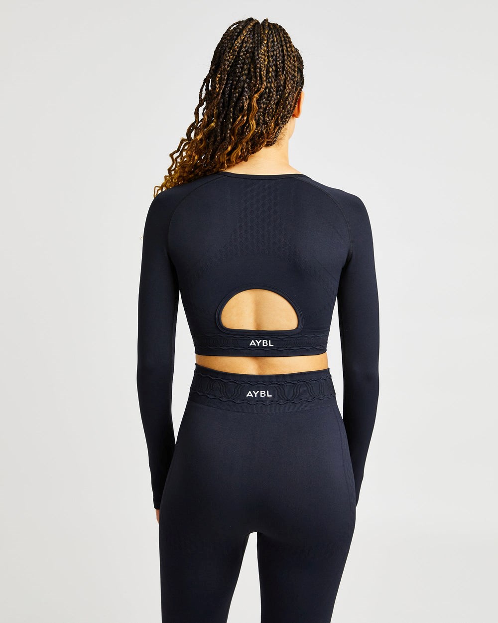 AYBL Elevate Seamless Long Sleeve Crop Top Czarne | 674901-AKE