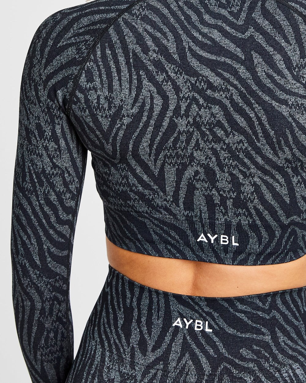 AYBL Evolve Animal Seamless Long Sleeve Crop Top Czarne | 285410-INZ