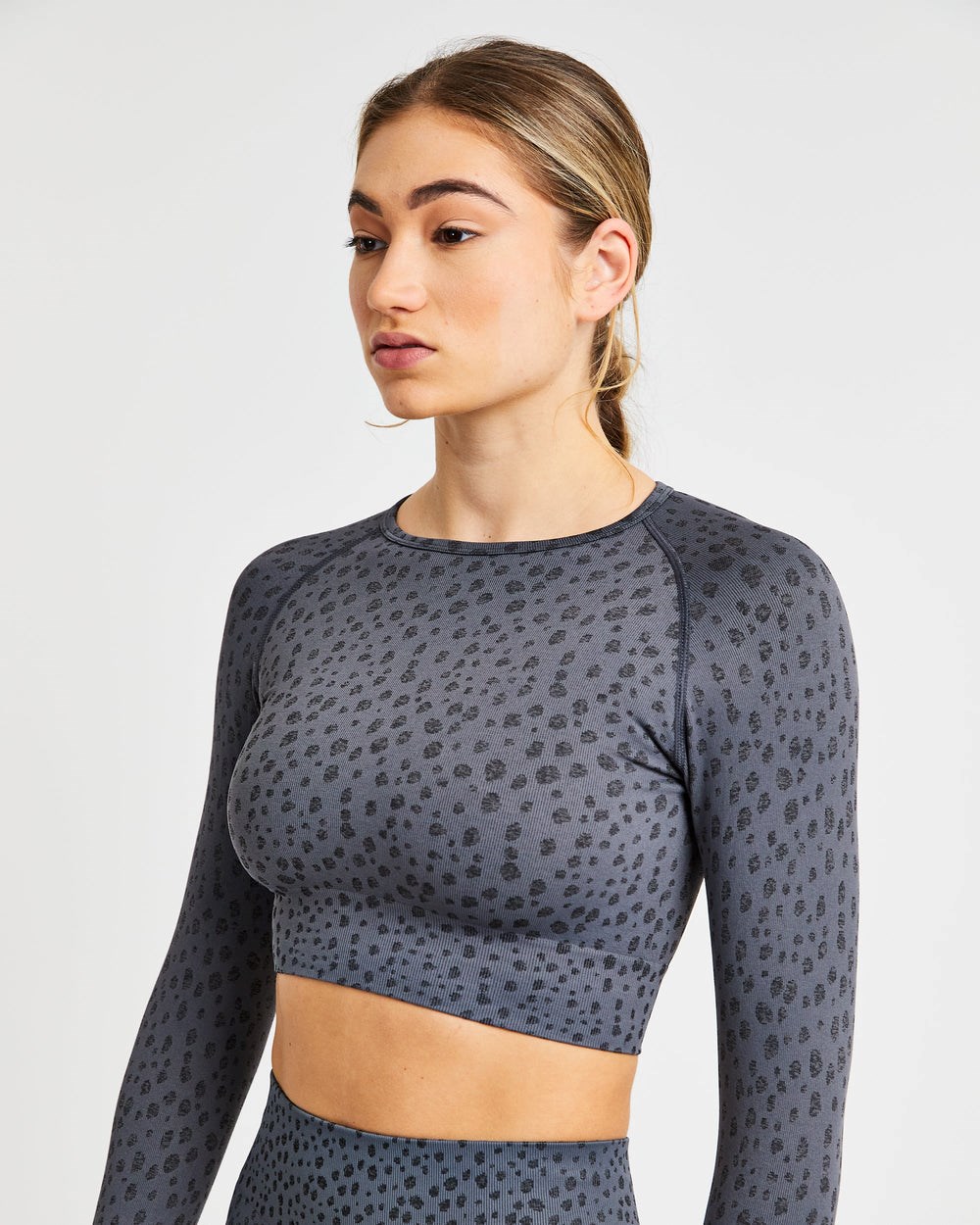 AYBL Evolve Speckle Seamless Long Sleeve Crop Top Charcoal | 741280-JZM