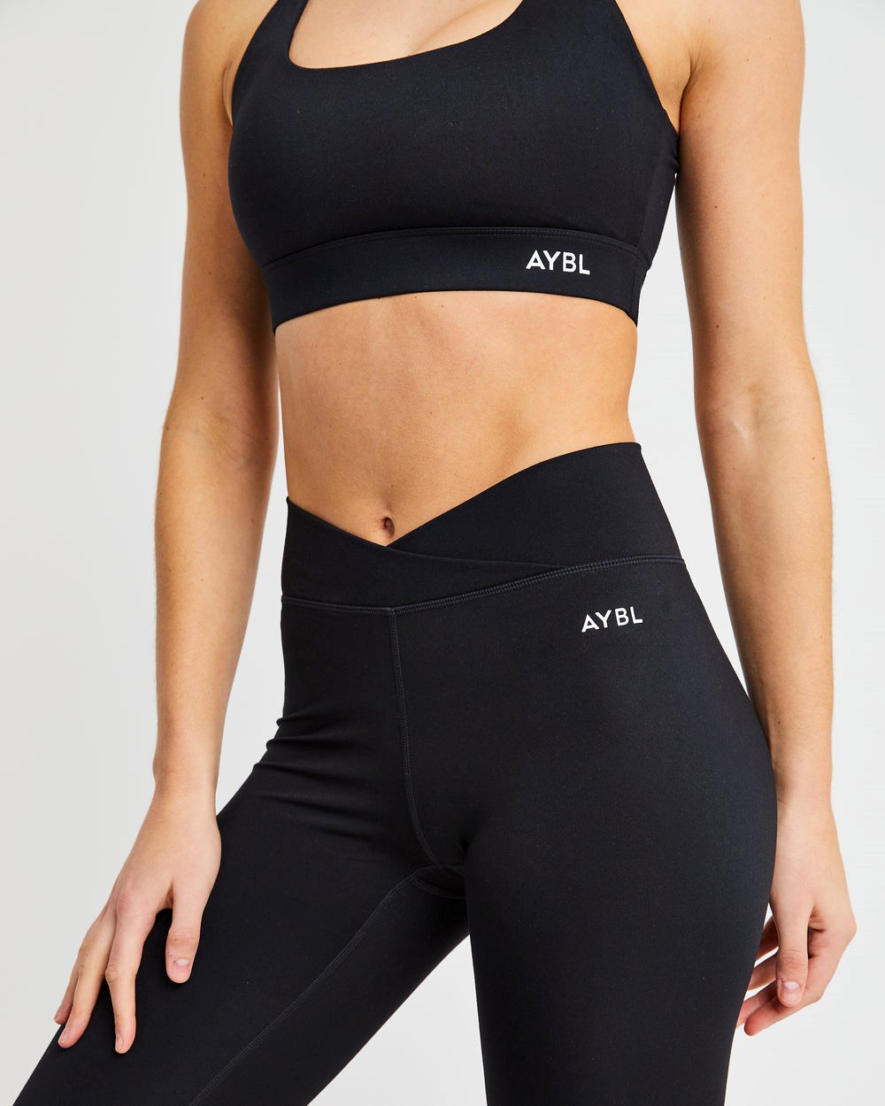 AYBL Flow Sports Bra Czarne | 697435-ZXK