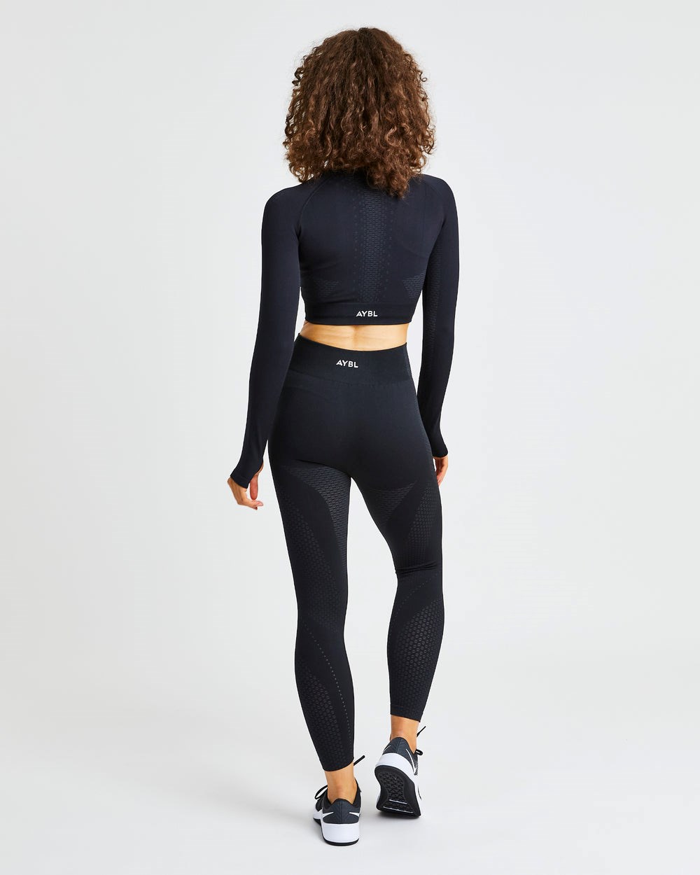 AYBL Ignite Seamless Long Sleeve Crop Top Czarne | 172053-WSF