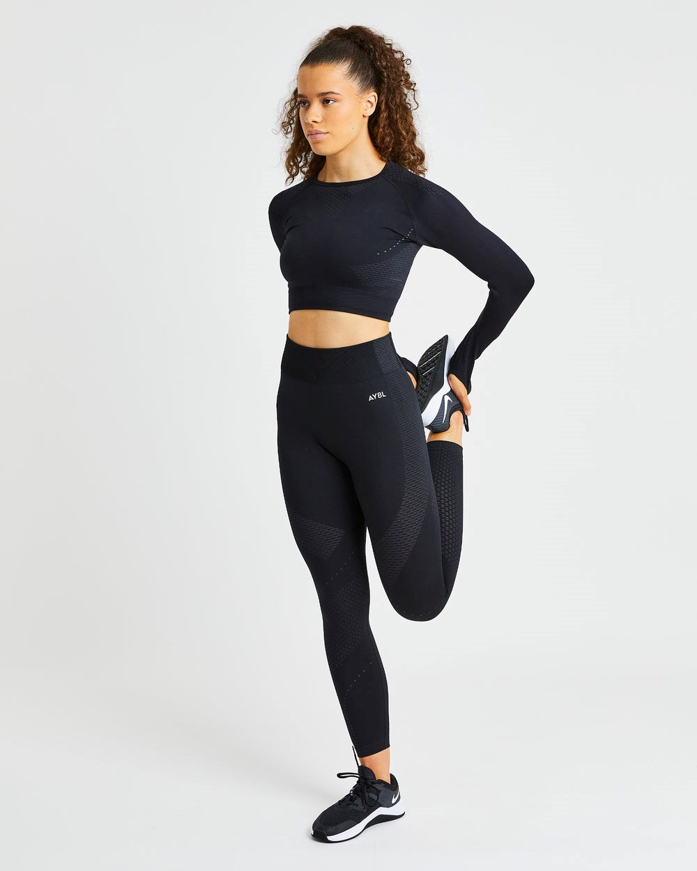 AYBL Ignite Seamless Long Sleeve Crop Top Czarne | 172053-WSF