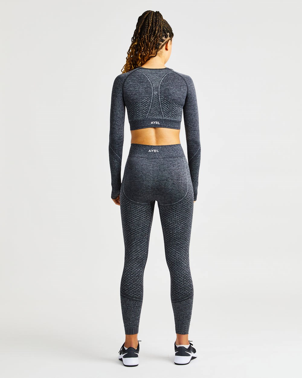 AYBL Impact Seamless Long Sleeve Crop Top Czarne | 302987-BSN