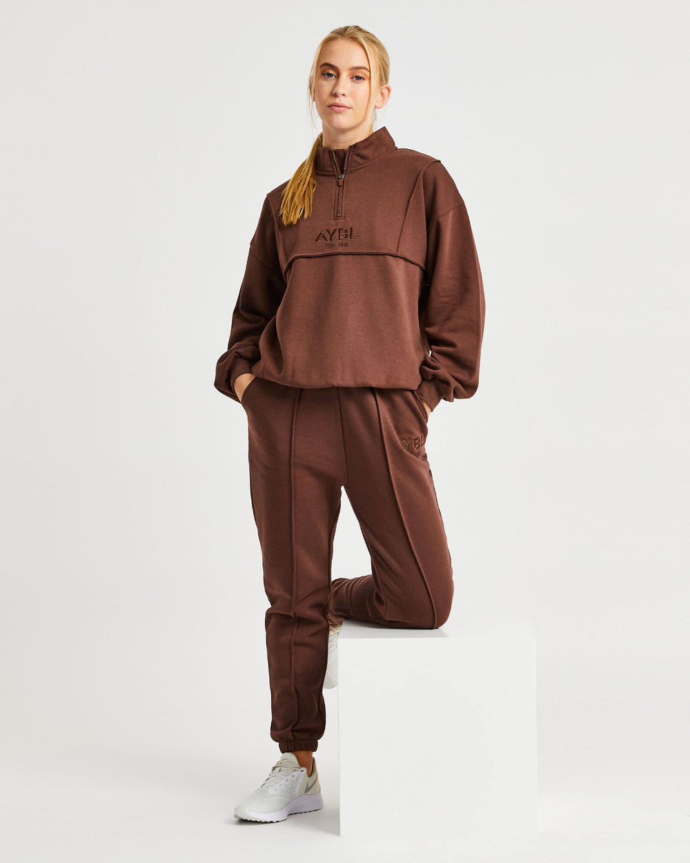 AYBL Luxe Joggers Brązowe | 310692-PFG