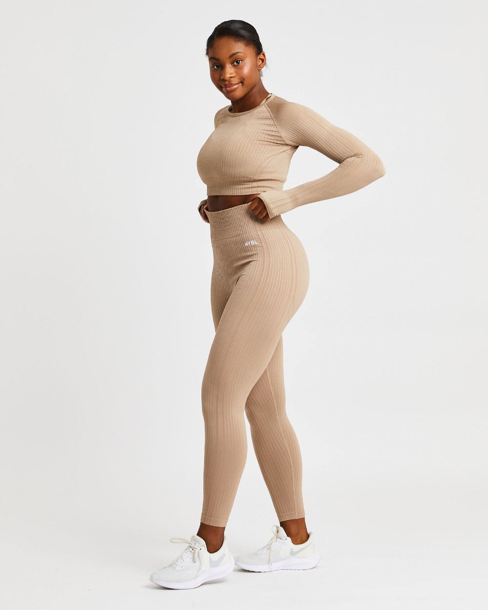 AYBL Luxe Seamless Long Sleeve Crop Top Mocha | 120538-UZL