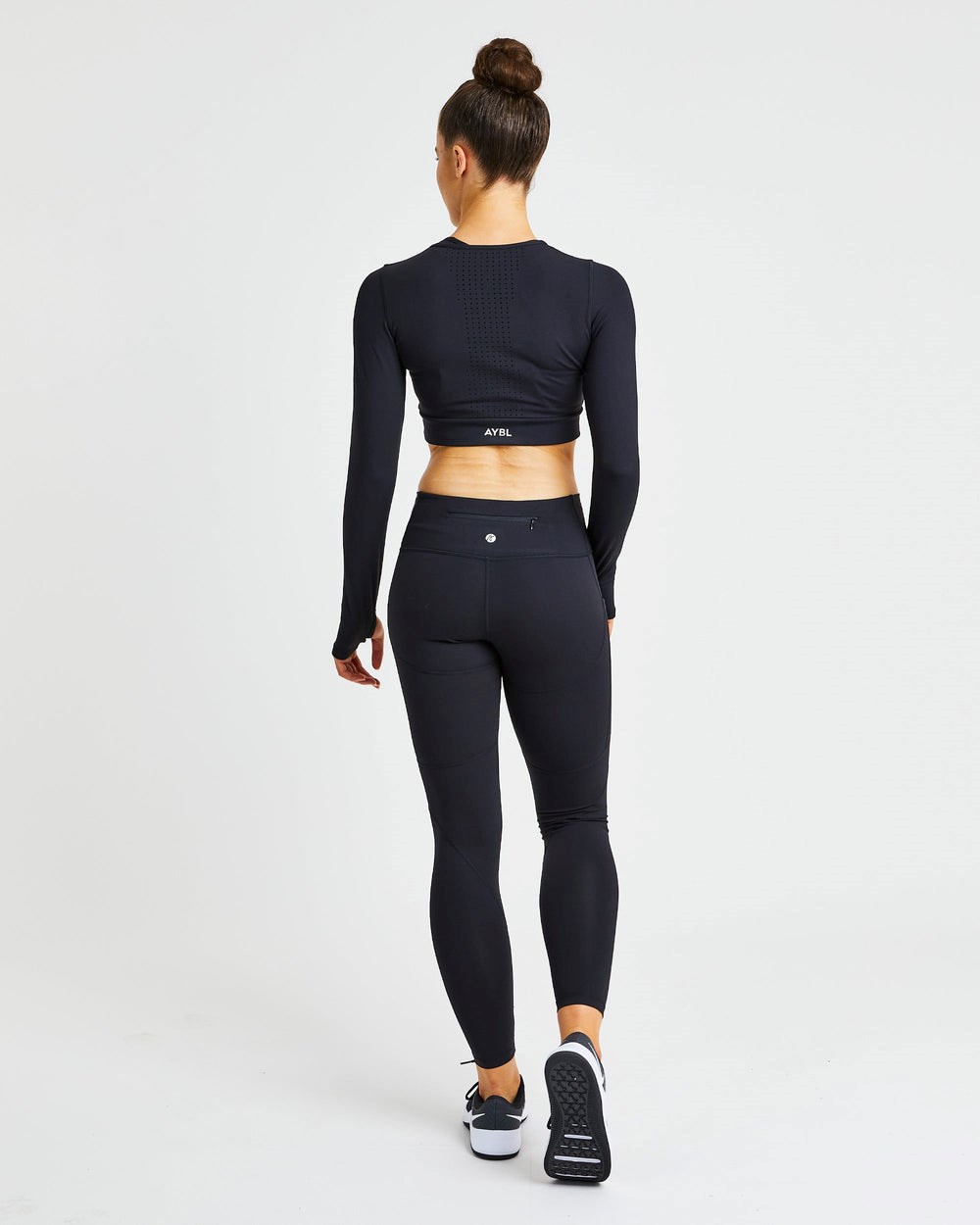 AYBL Pace Long Sleeve Crop Top Czarne | 293680-JBK