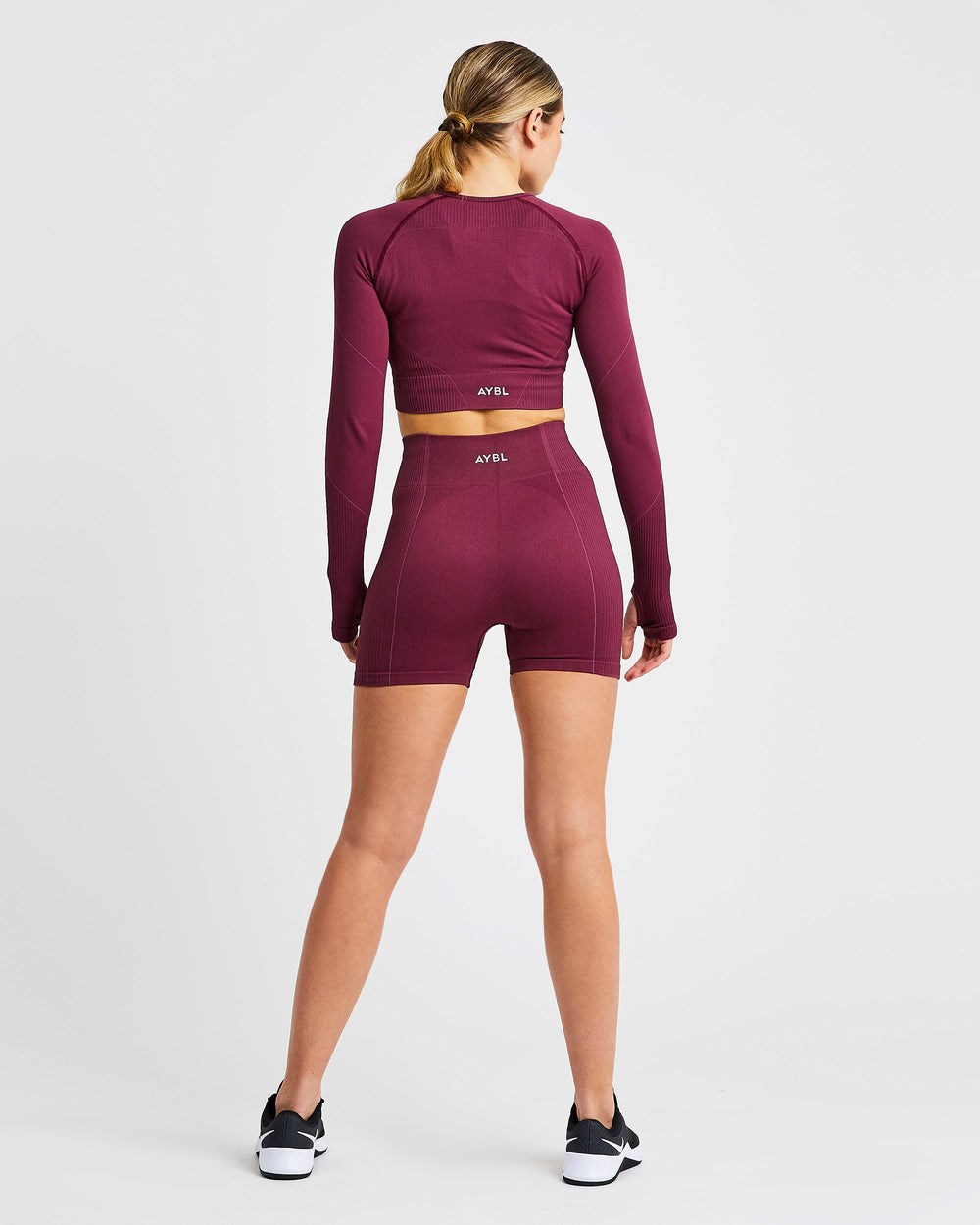 AYBL Reflex Seamless Long Sleeve Crop Top Plum | 802463-OYH