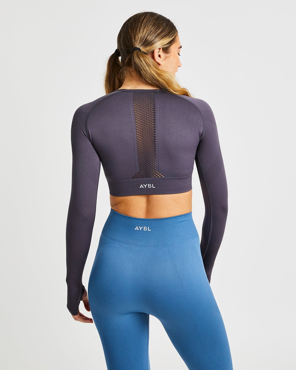 AYBL Reform Seamless Long Sleeve Crop Top Charcoal | 362574-IFT