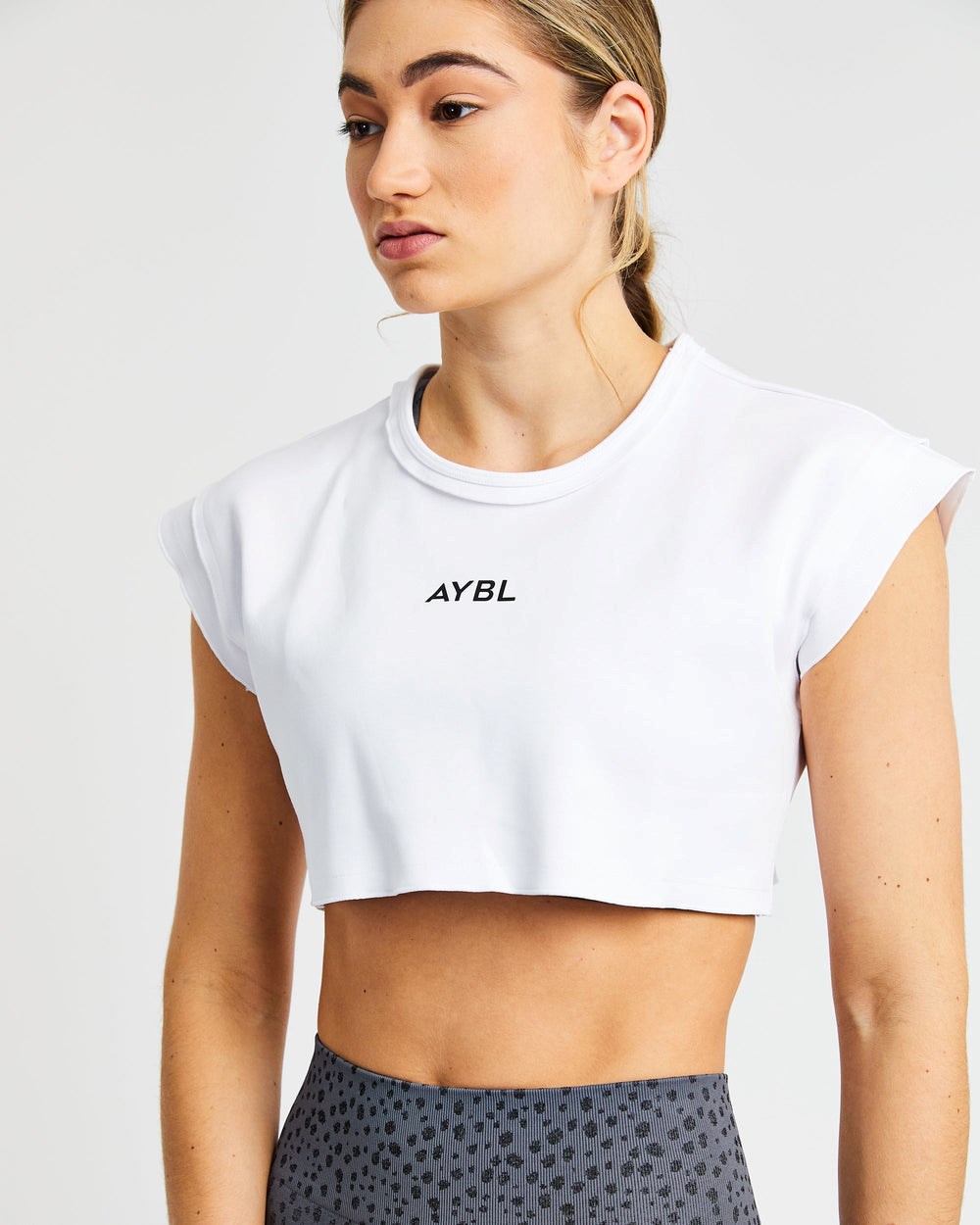 AYBL Treningowe Crop Top Białe | 210749-NPL